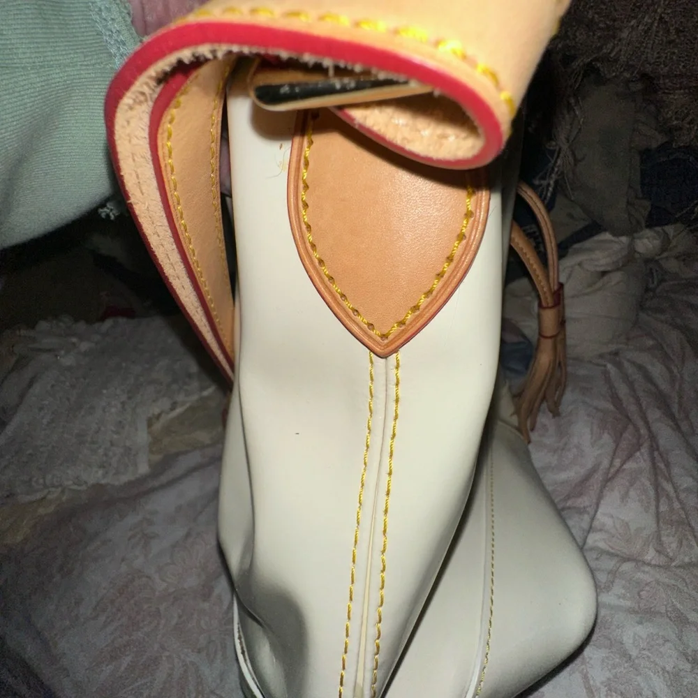 Dooney & Bourke Cream and Tan Bucket Bag - Picture 6 of 7